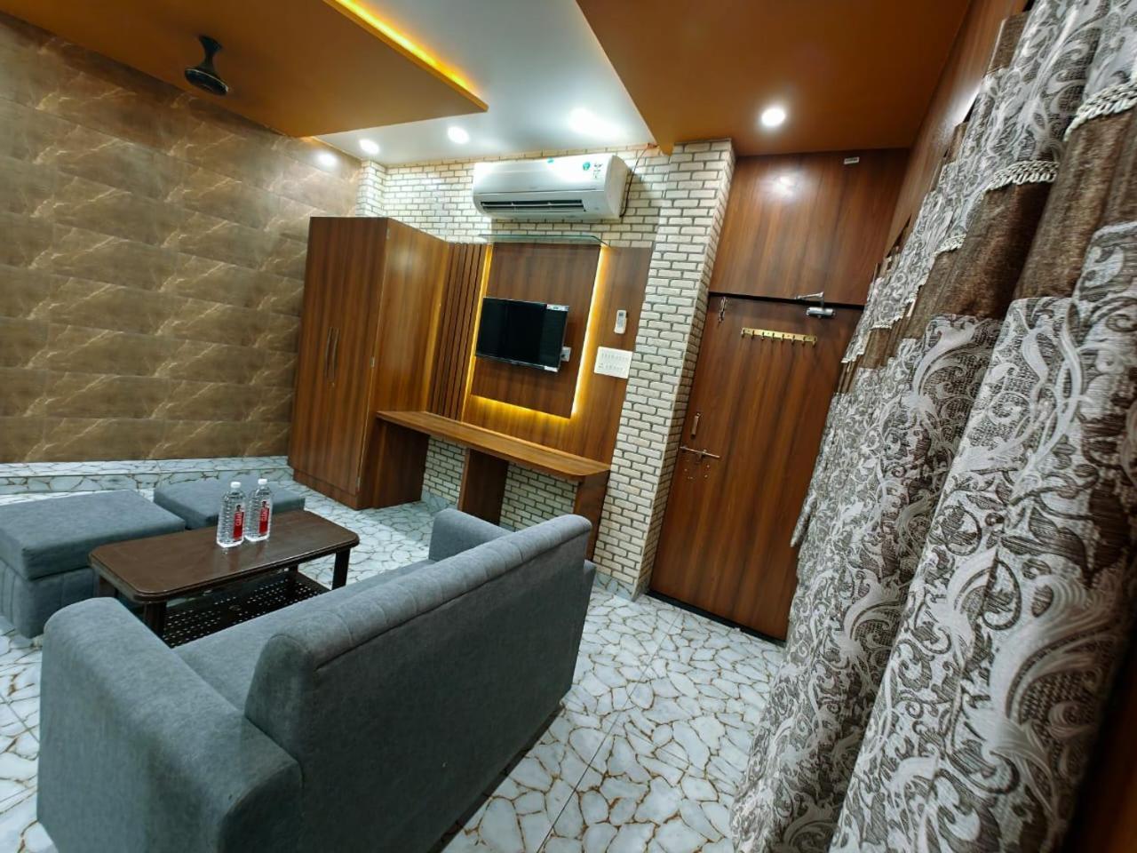Shri Kailash Pati Guest House- Opposite Kashi Vishwanath Temple Варанаси Экстерьер фото