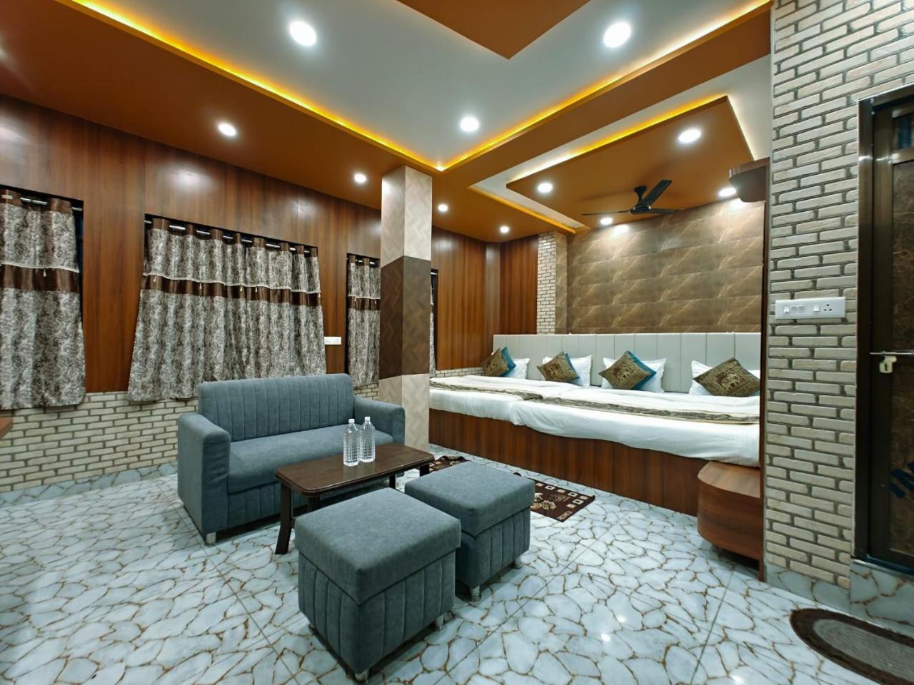 Shri Kailash Pati Guest House- Opposite Kashi Vishwanath Temple Варанаси Экстерьер фото