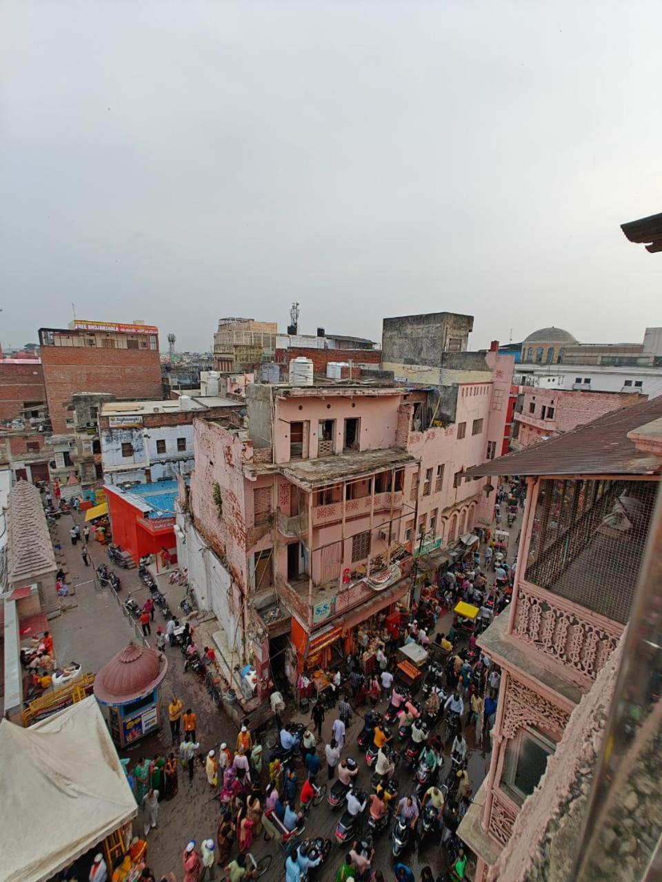 Shri Kailash Pati Guest House- Opposite Kashi Vishwanath Temple Варанаси Экстерьер фото